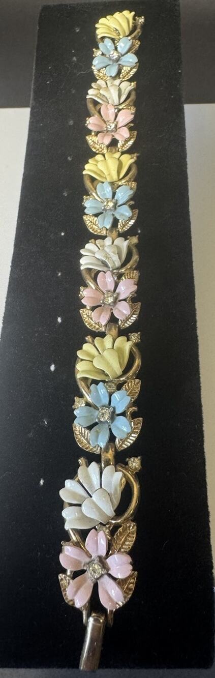 Vtg Crown Trifari Pastel Enamel Flower Rhinestone Bracelet Gold Tone 1950s